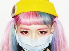 qq头像图片男生多彩头发